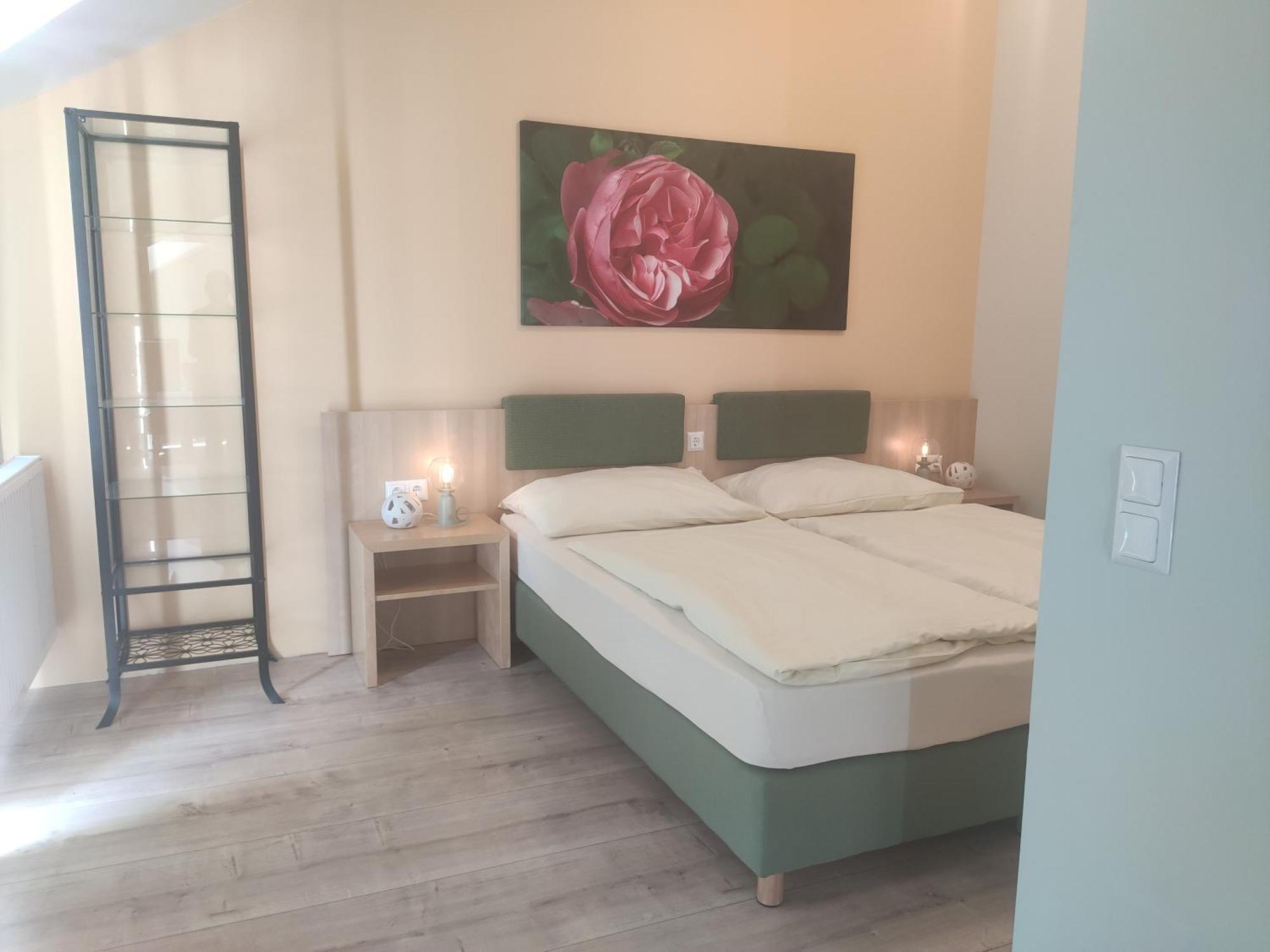 Rosenhotel - Serviced Apartments Zwentendorf Екстериор снимка